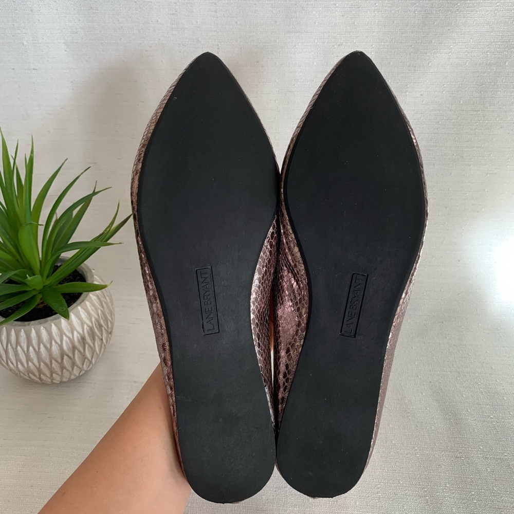 Lane Bryant Snake Texture Pewter Metallic Pointed Toe Flats Woman’s 10W - Picture 12 of 12